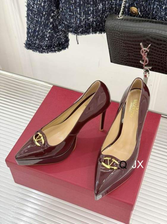 Picture of Valentino Shoes _SKUValentinsz35-4012cmJX120120153